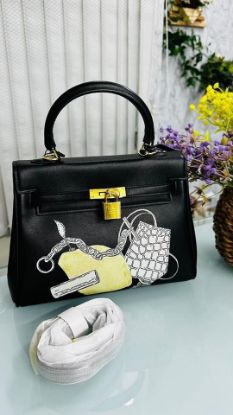 Picture of Spring Lock PU Leather Side Purse Smooth & Sleek Surface Hand Bag 