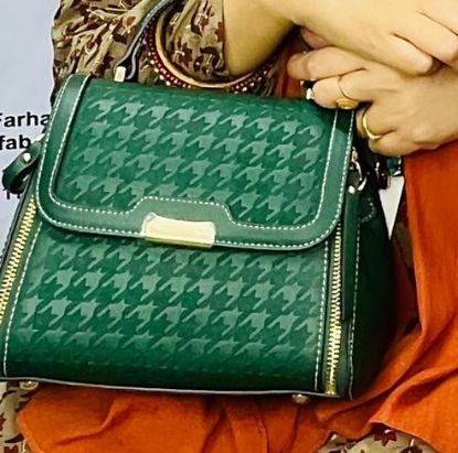 Picture of CLOROX Brand zigzag Medium Size leather Bags Beutiful looking Bag