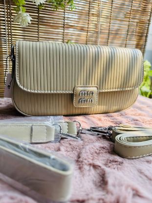 Picture of MIN MIN Mint Color Hand Purse