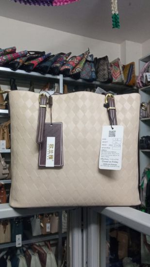 Picture of Uo Lan Ya tote  Beige Colour Bag 