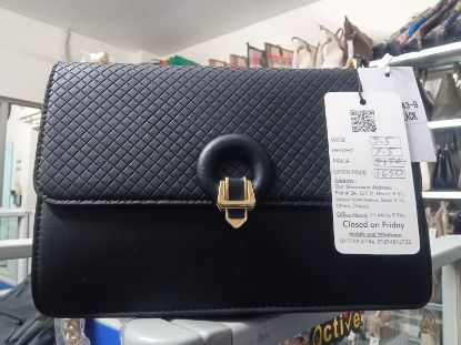 Picture of Box Cross Body Black Chain Black Bag 