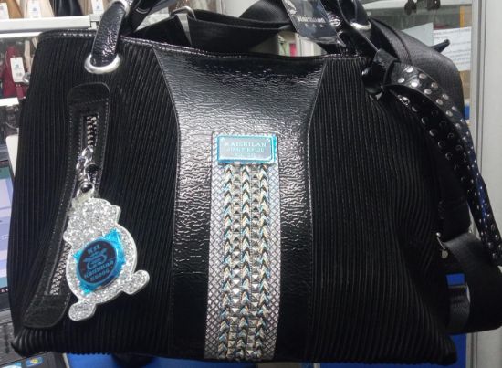 Picture of Kaishilan Jingpinpiju  Metalic Design Black Colour High Quality Leather Bag
