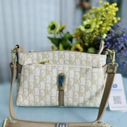 Picture of Wanu Brand Cross Body Bag